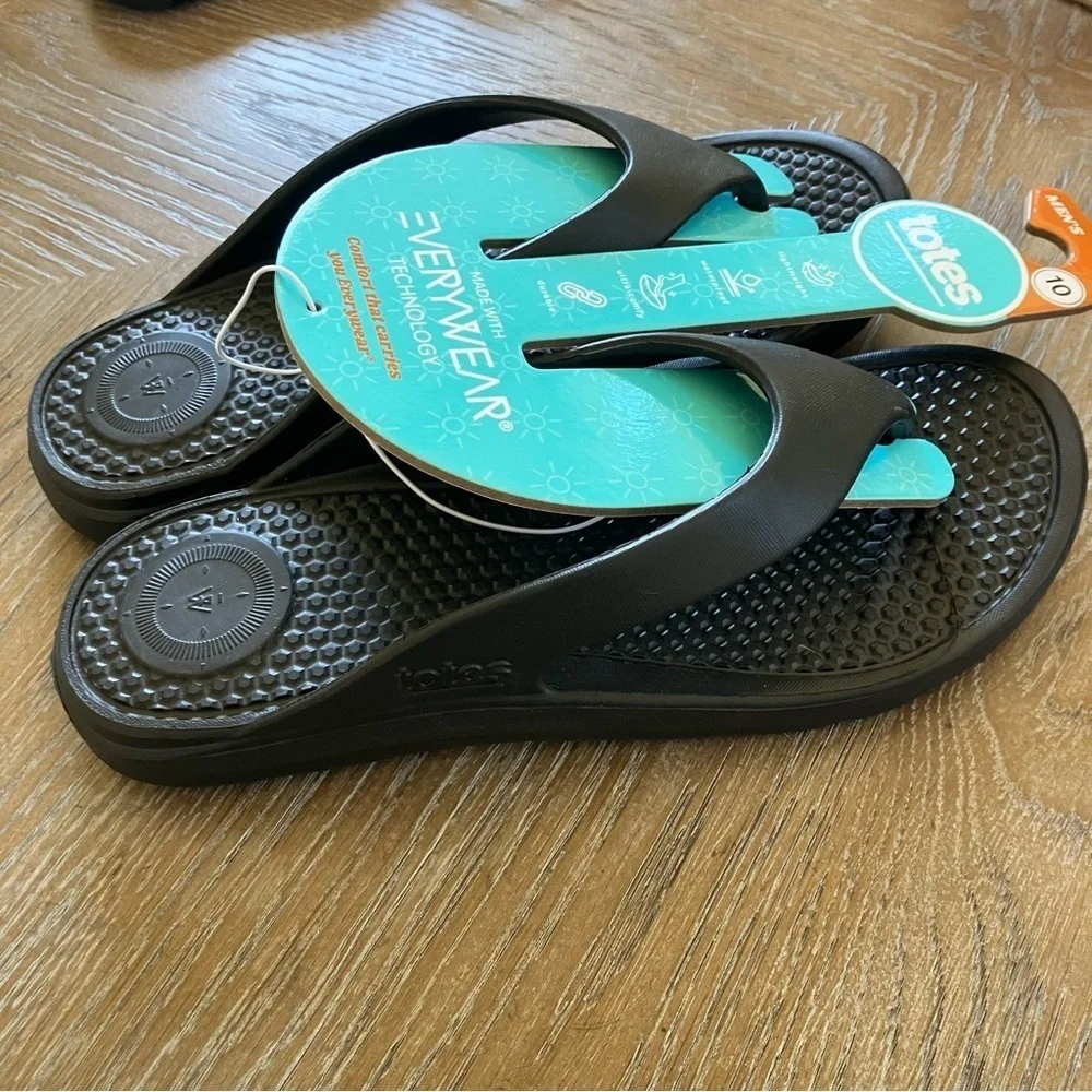 NWT Totes Everywhere Men's Black Flip Flop Thong Sandals 10